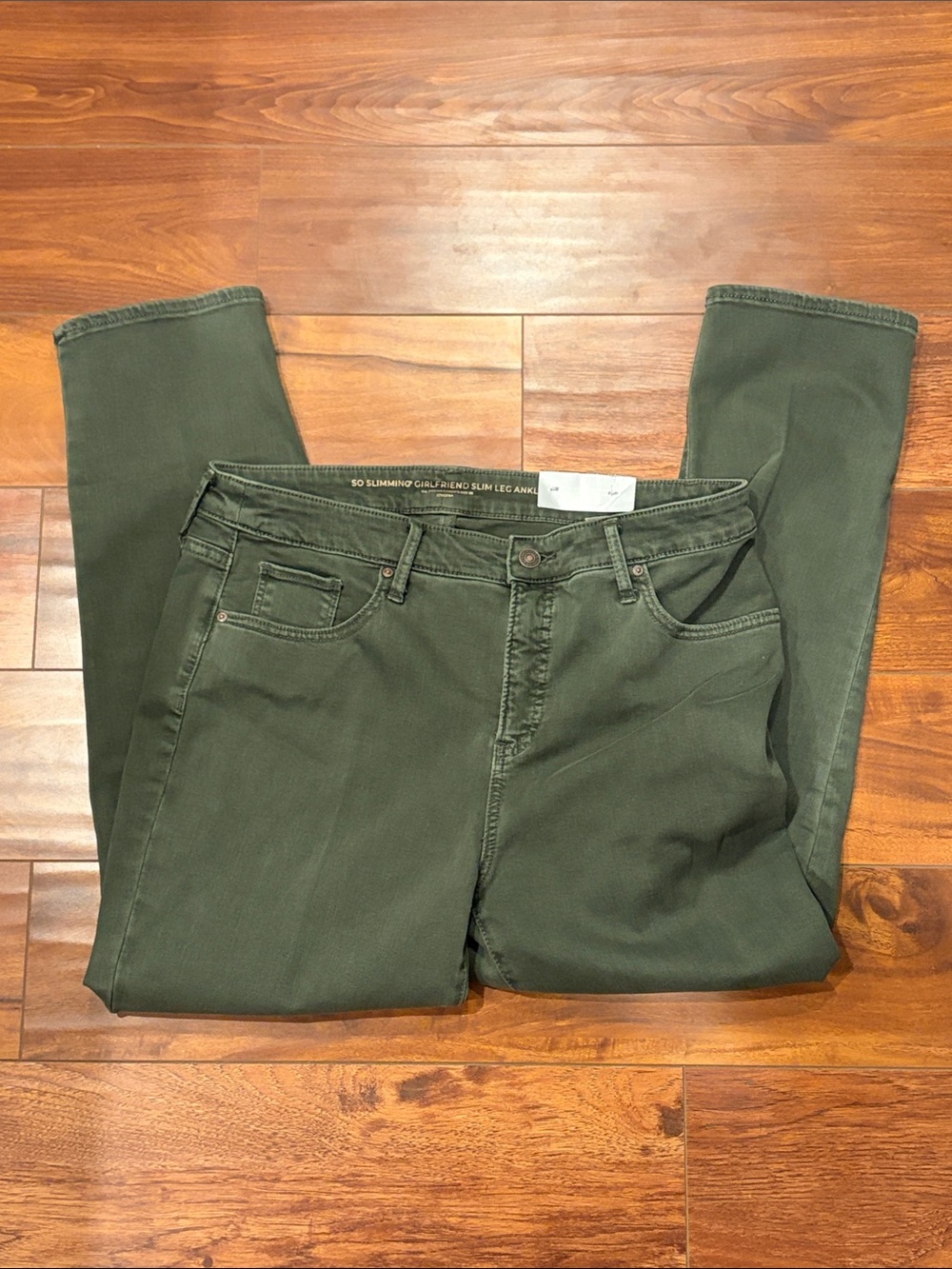 Chico's So Slimming Girlfriend Slim Ankle Jeans Lichen Green Size 12R (Chicos 2)